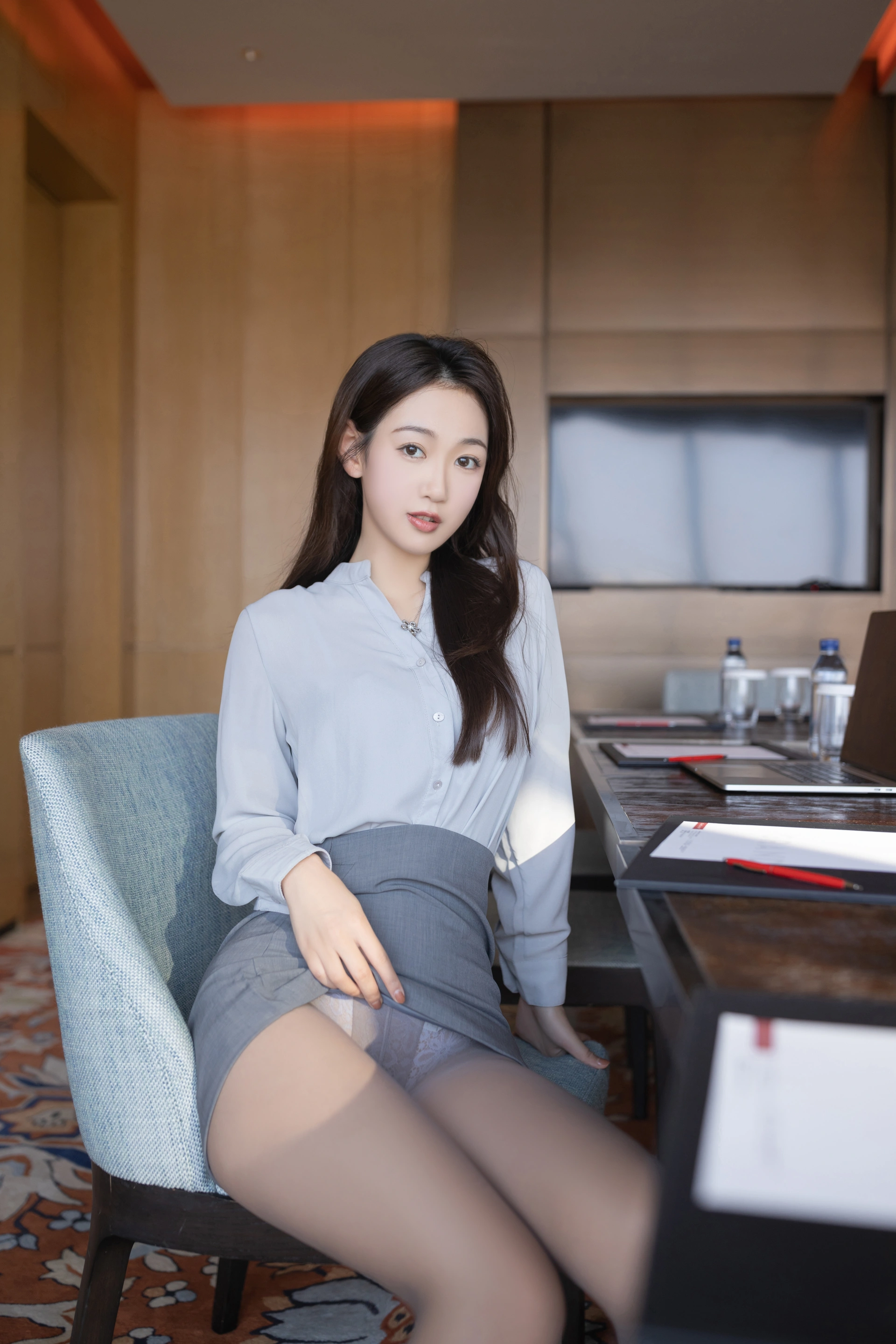 唐安琪 - NO.012 内购无水印 会议室写真 2